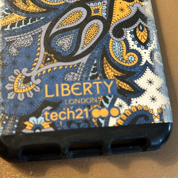 Liberty of London print on a hard shell by tech21 iPhone case - Picture 2 of 2
